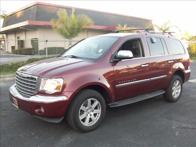 2007 Chrysler Aspen SLT 25