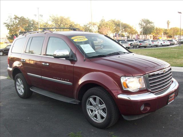 2007 Chrysler Aspen SLT 25