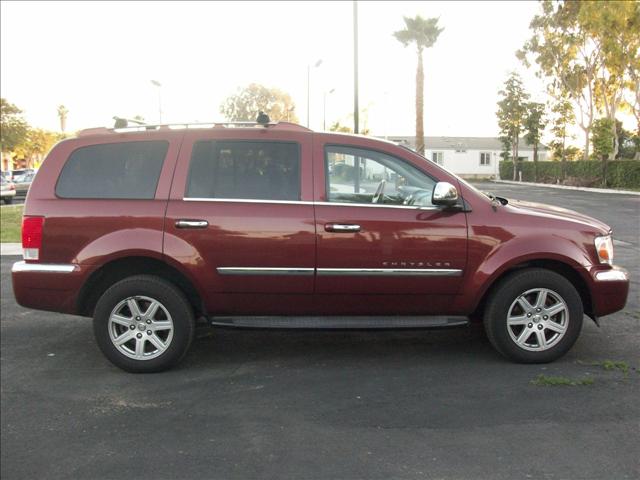 2007 Chrysler Aspen SLT 25