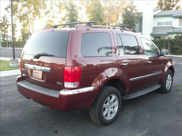 2007 Chrysler Aspen SLT 25