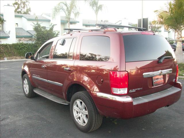 2007 Chrysler Aspen SLT 25