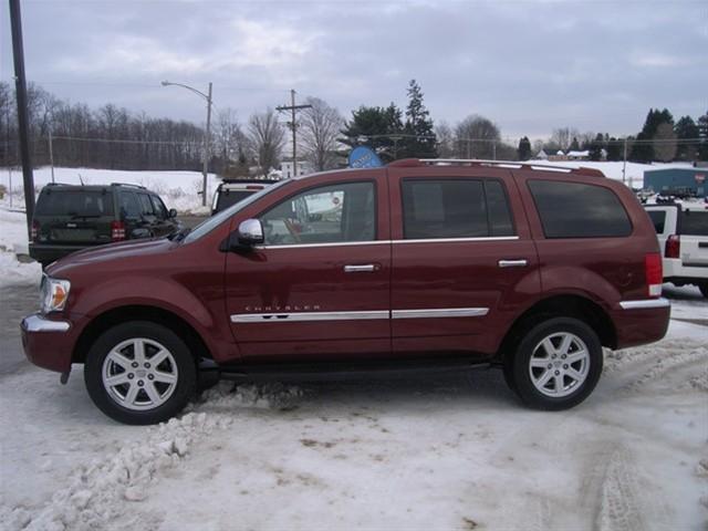 2007 Chrysler Aspen SLT 25