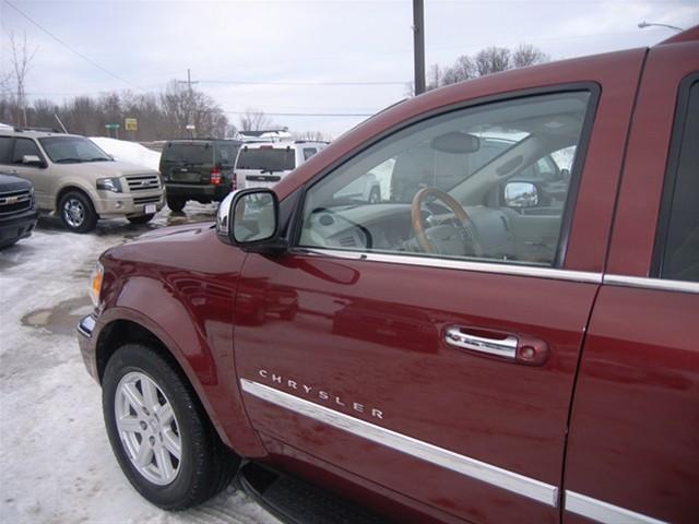 2007 Chrysler Aspen SLT 25