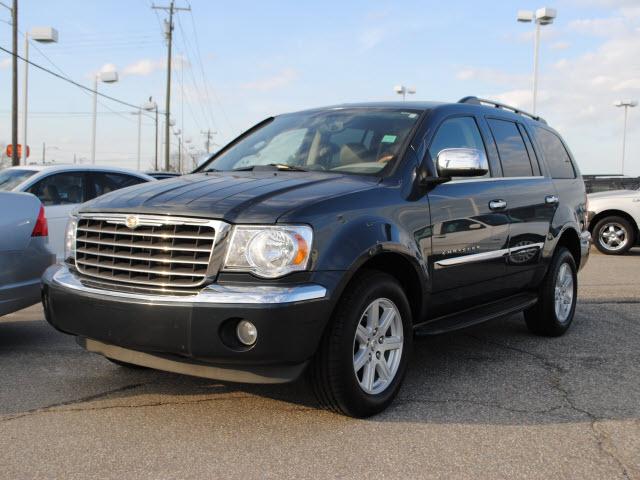 2007 Chrysler Aspen SLT 25