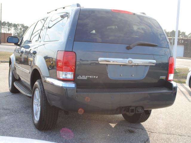 2007 Chrysler Aspen SLT 25