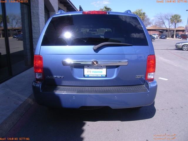 2007 Chrysler Aspen SLT 25