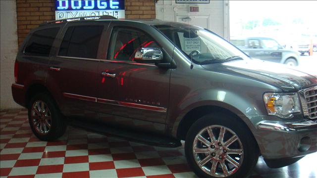 2007 Chrysler Aspen SLT 25