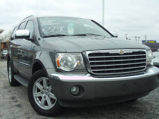 2007 Chrysler Aspen SLT 25