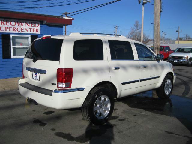 2007 Chrysler Aspen Unknown