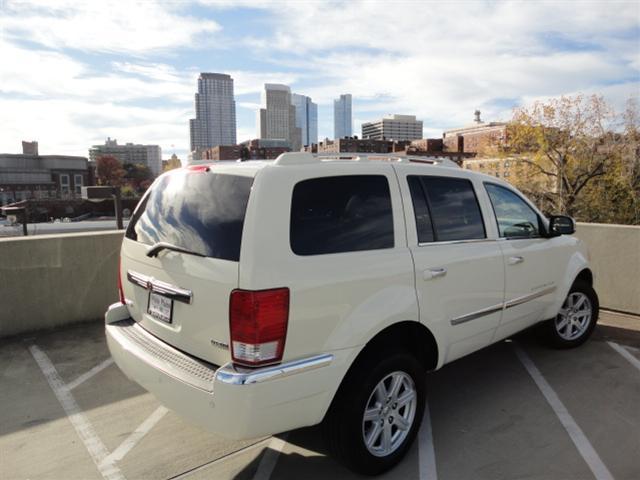 2007 Chrysler Aspen Yaris Sedan