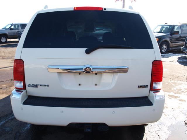 2007 Chrysler Aspen SLT 25