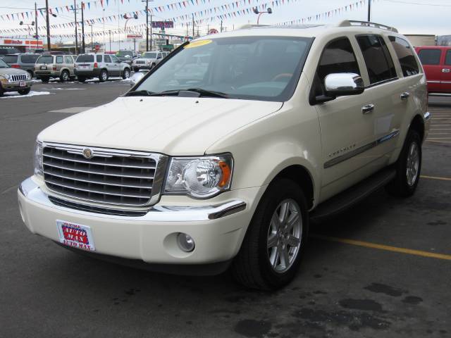 2007 Chrysler Aspen SLT 25