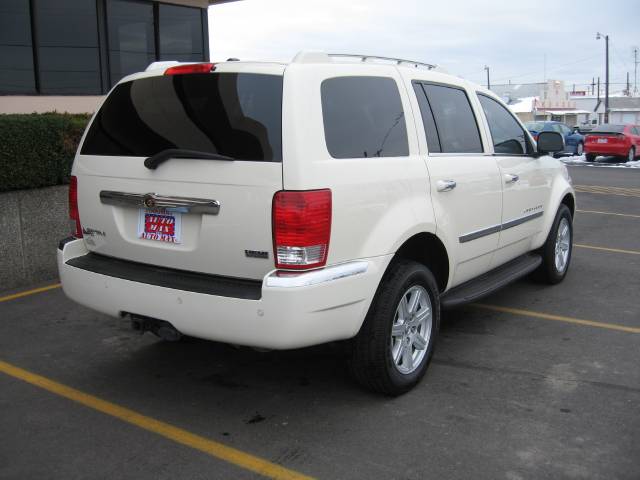 2007 Chrysler Aspen SLT 25