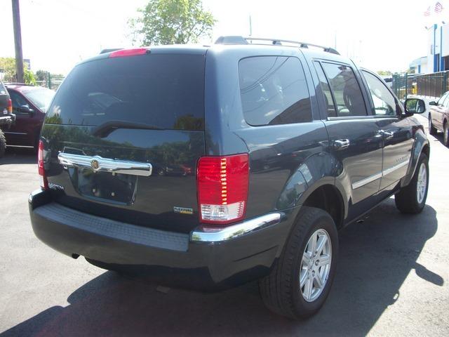 2007 Chrysler Aspen SLT 25