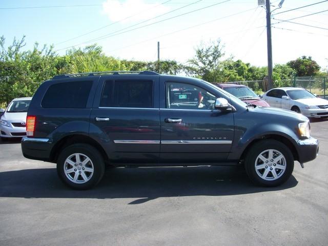 2007 Chrysler Aspen SLT 25