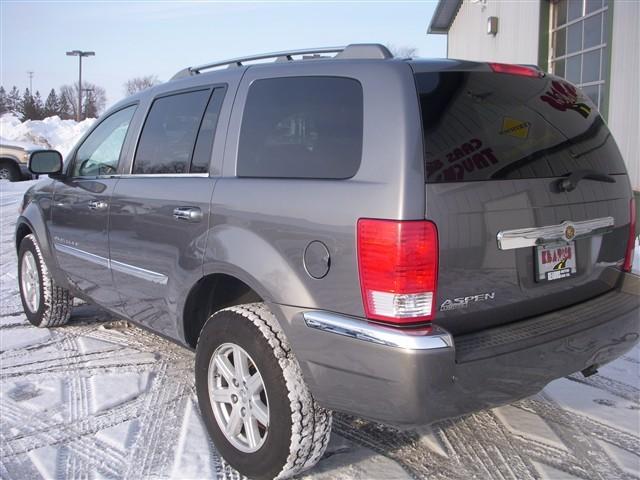 2007 Chrysler Aspen SLT 25