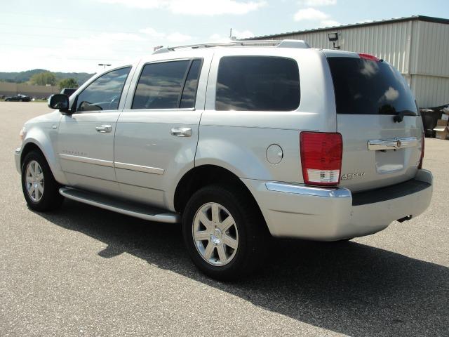 2008 Chrysler Aspen SLT 25