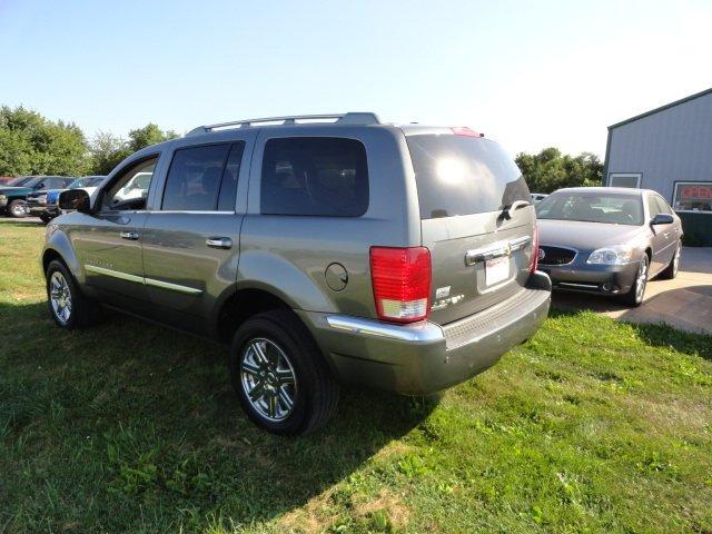 2008 Chrysler Aspen SLT 25