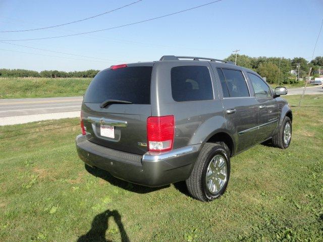 2008 Chrysler Aspen SLT 25