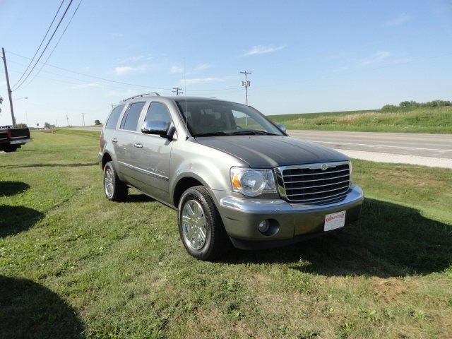 2008 Chrysler Aspen SLT 25