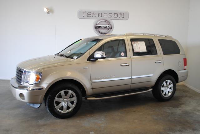 2008 Chrysler Aspen SLT 25