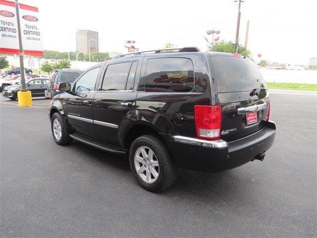 2008 Chrysler Aspen SLT 25