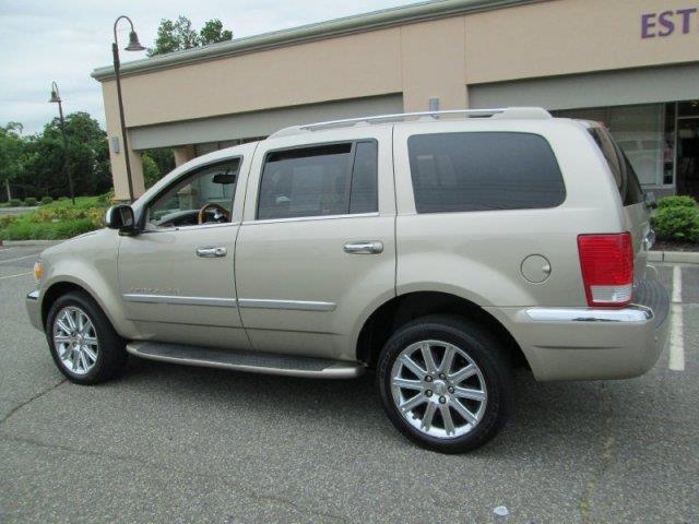 2008 Chrysler Aspen SLT 25