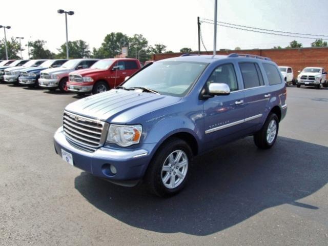 2008 Chrysler Aspen SLT 25