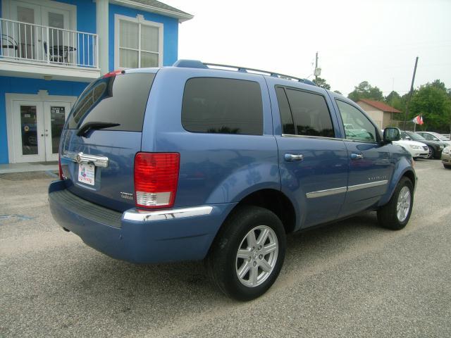 2008 Chrysler Aspen SLT 25