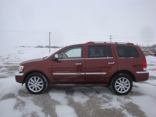 2008 Chrysler Aspen SLT 25