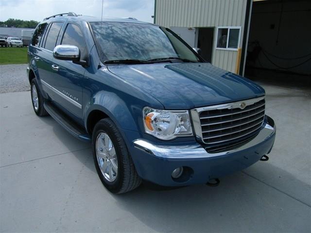 2009 Chrysler Aspen SLT 25