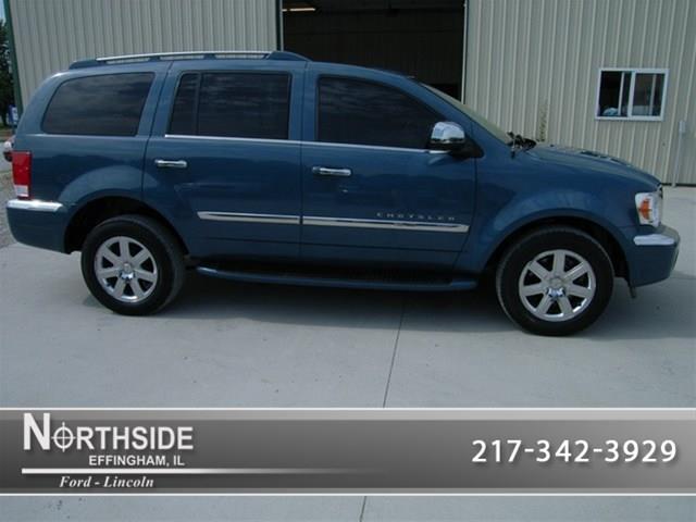 2009 Chrysler Aspen SLT 25