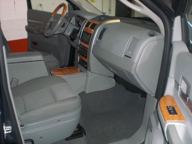 2009 Chrysler Aspen Super