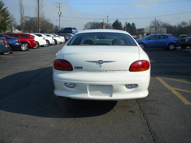 2004 Chrysler Concorde S Sedan Under FULL Factory Warranty