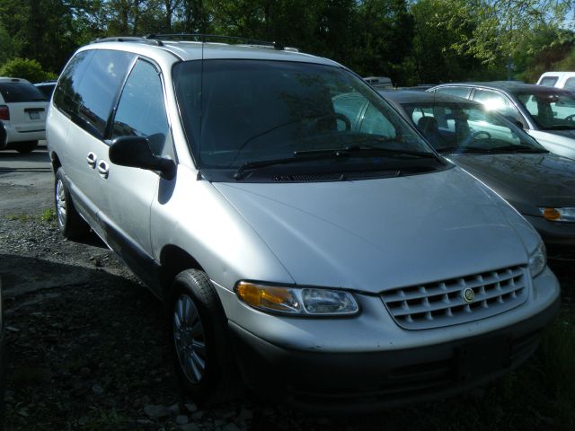 2000 Chrysler Grand Voyager SE