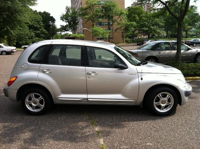 2002 Chrysler PT Cruiser 4dr Sedan DLX Auto