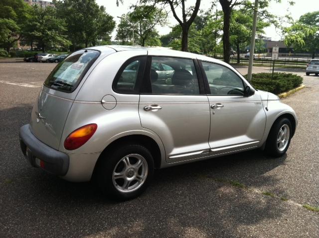 2002 Chrysler PT Cruiser 4dr Sedan DLX Auto