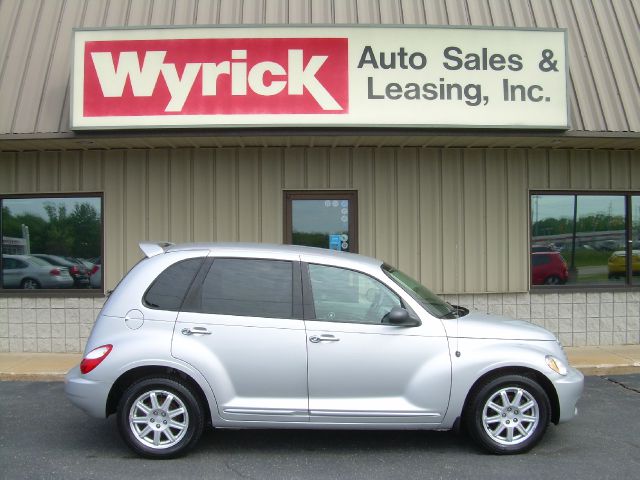 2007 Chrysler PT Cruiser Elk Conversion Van