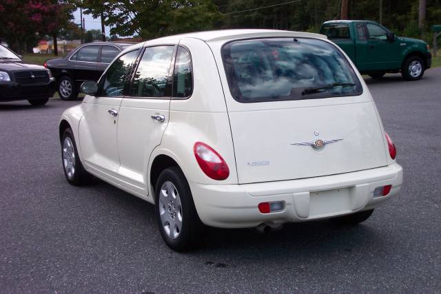 2008 Chrysler PT Cruiser Base