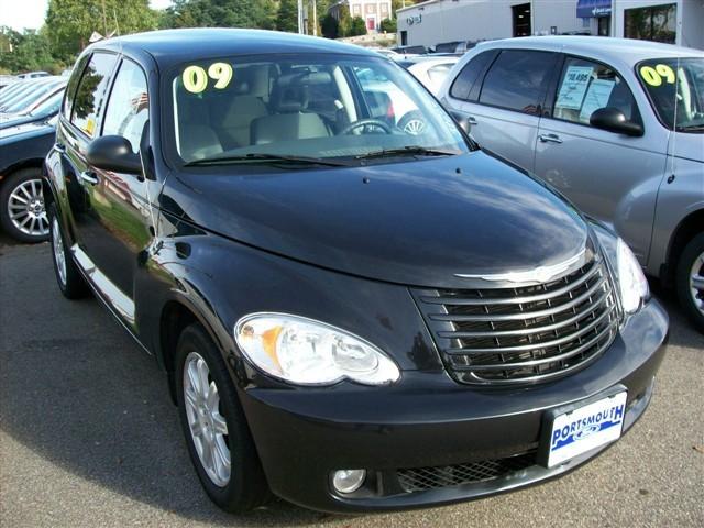 2009 Chrysler PT Cruiser C230 Sport Sedan