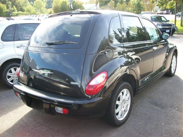 2009 Chrysler PT Cruiser C230 Sport Sedan