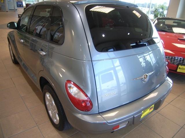 2009 Chrysler PT Cruiser Elk Conversion Van