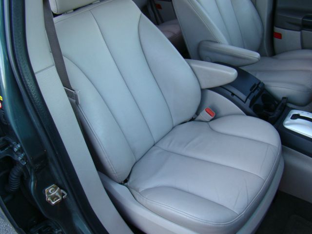 2004 Chrysler Pacifica EX - DUAL Power Doors