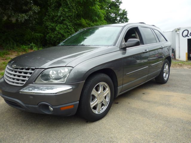 2004 Chrysler Pacifica SLT 25