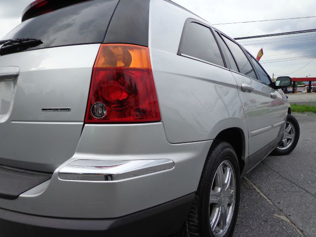 2004 Chrysler Pacifica EX - DUAL Power Doors