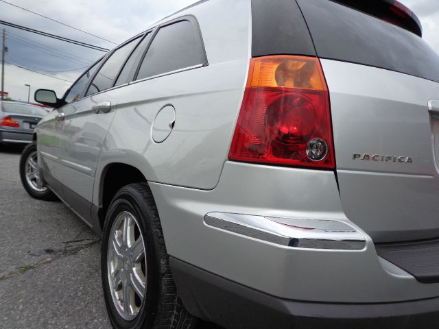 2004 Chrysler Pacifica EX - DUAL Power Doors