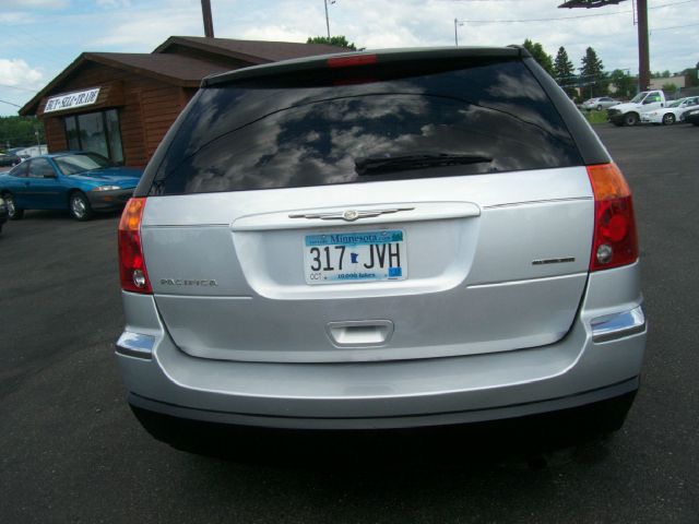 2004 Chrysler Pacifica Luxury II Sedan