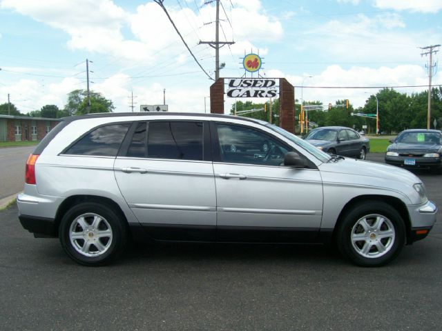 2004 Chrysler Pacifica Luxury II Sedan