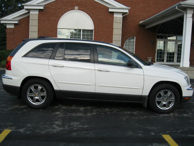 2004 Chrysler Pacifica EX - DUAL Power Doors