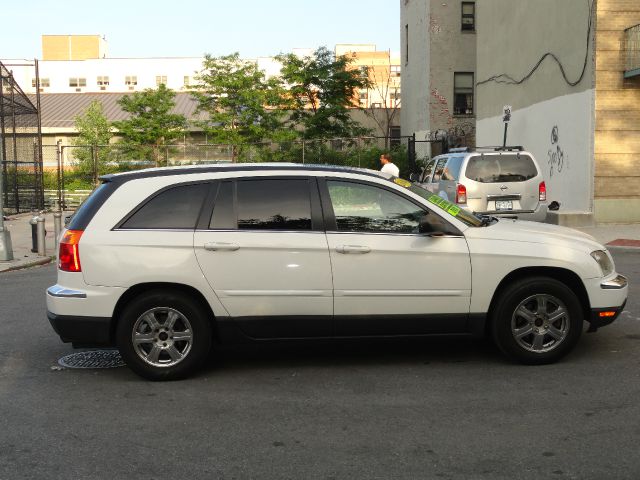 2004 Chrysler Pacifica EX - DUAL Power Doors